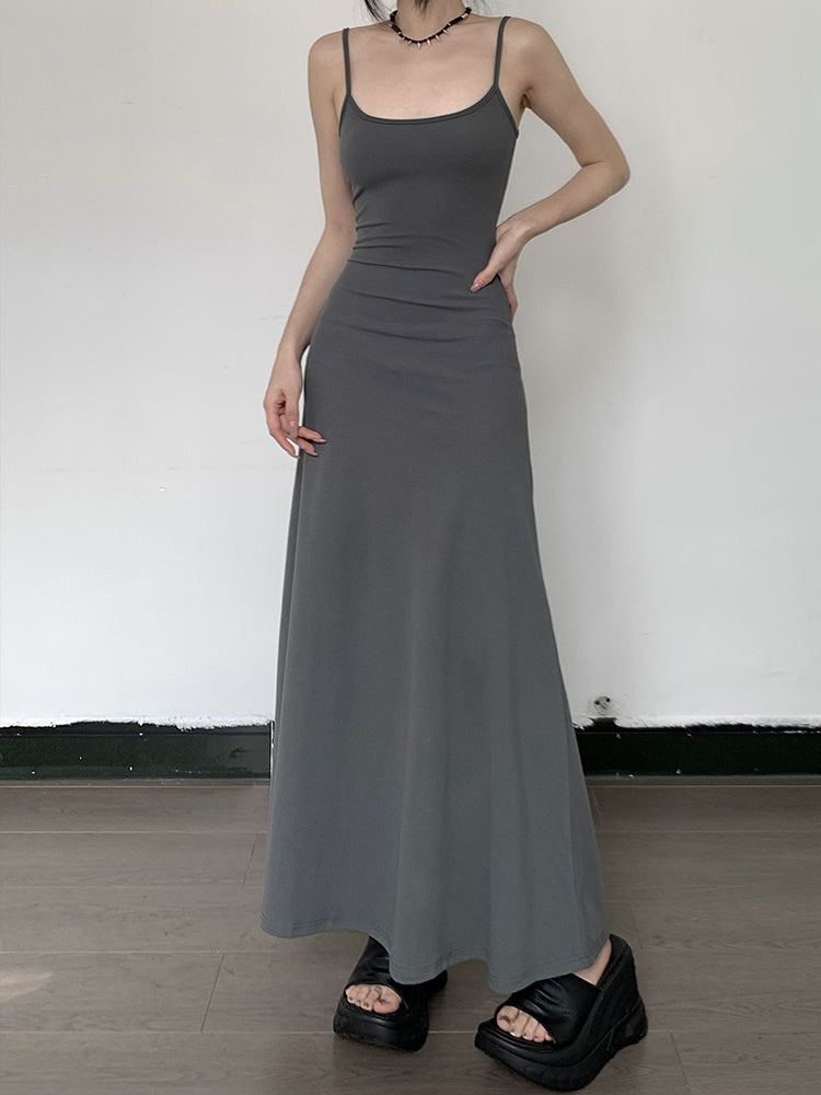 Schlankmachendes Trägerkleid mit hoher Taille