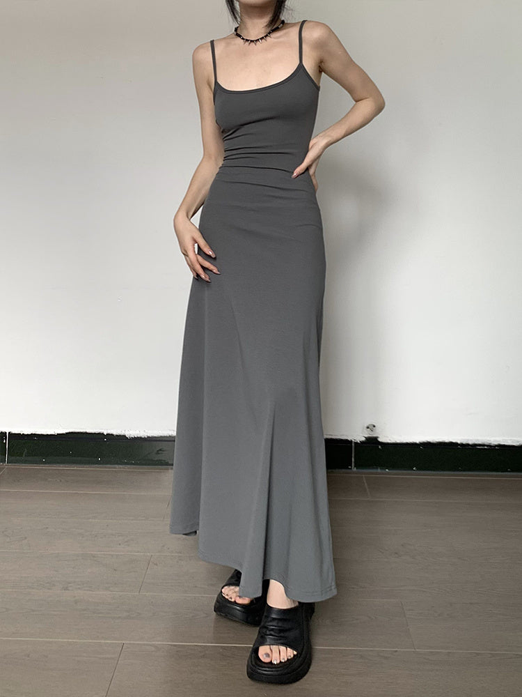 Schlankmachendes Trägerkleid mit hoher Taille