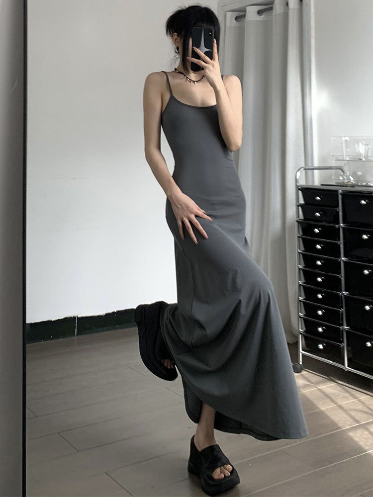 Schlankmachendes Trägerkleid mit hoher Taille
