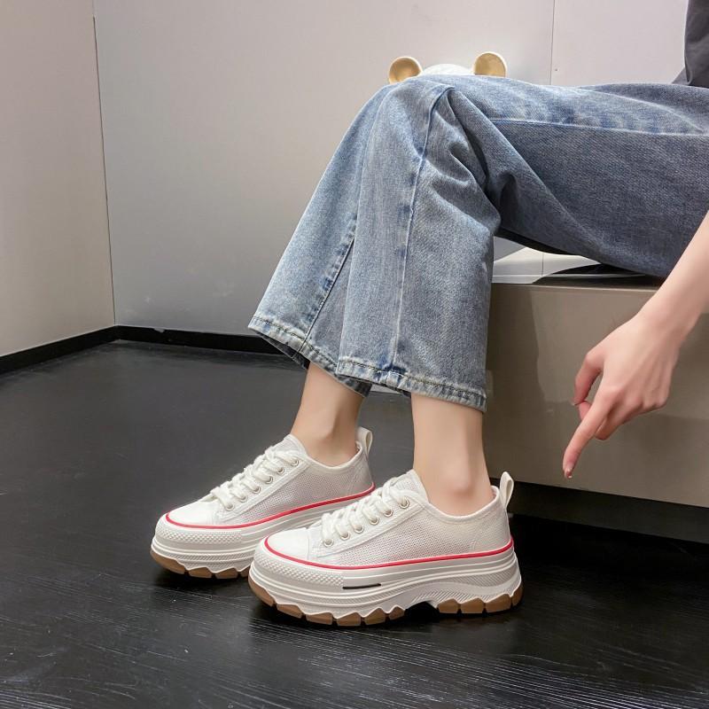 Bequeme Orthopädische Schuhe mit rutschfestem Plateau