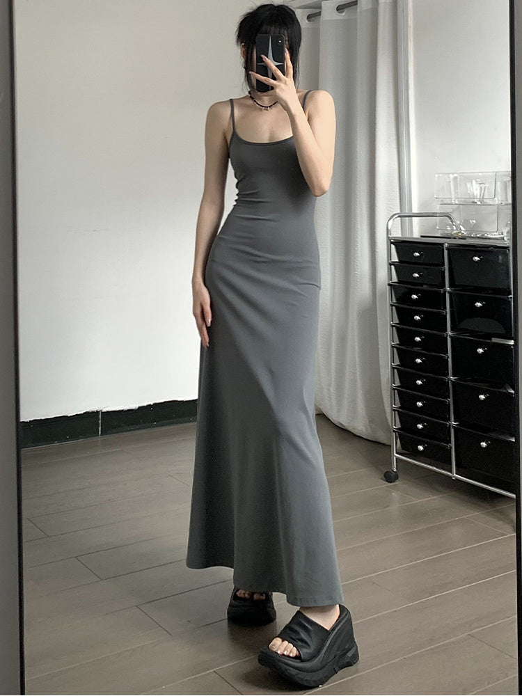 Schlankmachendes Trägerkleid mit hoher Taille